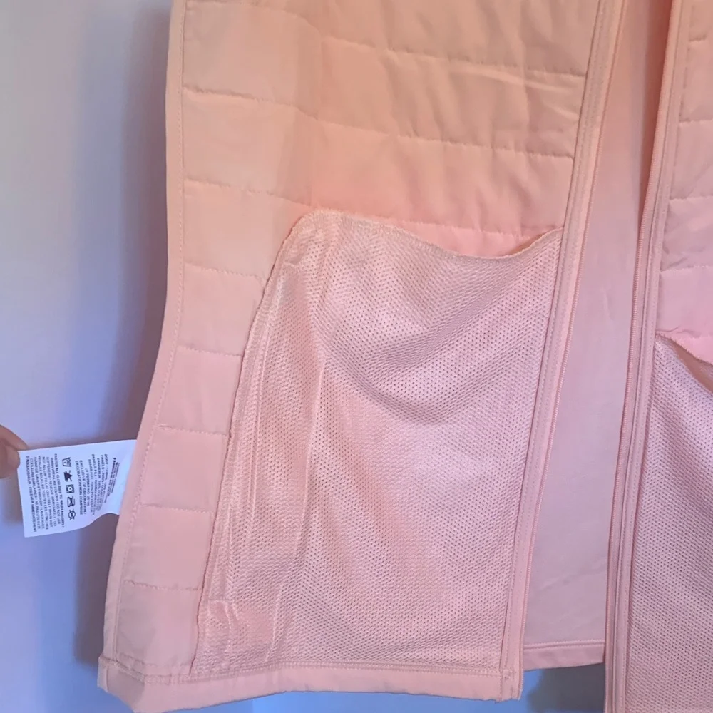 Nike Women's Light Peach Quilted Vest - Picture 9 of 11